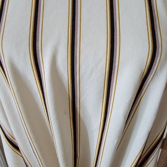 Adrianna Papell Striped Knotted Front Top. Size S. - Picture 5 of 8